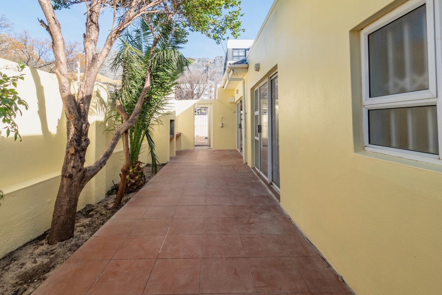 5 Bedroom Property for Sale in Gardens Western Cape
